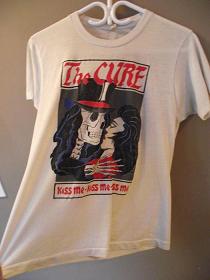 Cure Kiss Me tee