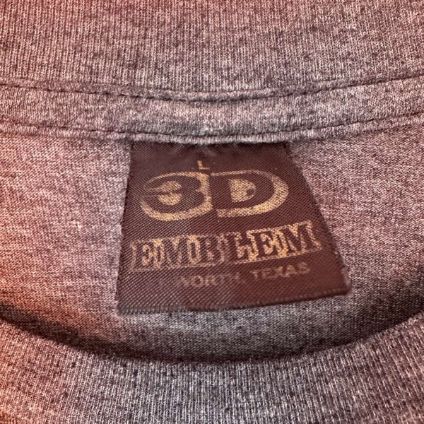 fake 3d emblem t-shirt tag