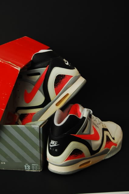 Vintage Nike Air Tech Challenge II Sneakers http://www.defunkd.com/wordpress/wp-content/uploads/2011/06/DSC_0196-32.jpg?t=1260294824