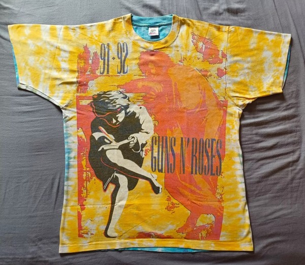 GNR Use your illusion t shirt with FOTL tag
