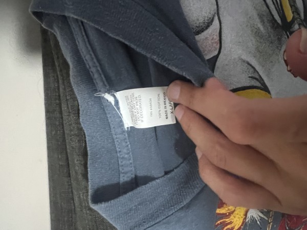 Is this an authentic Aerosmith 9 lives shirt