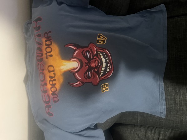 Is this an authentic Aerosmith 9 lives shirt