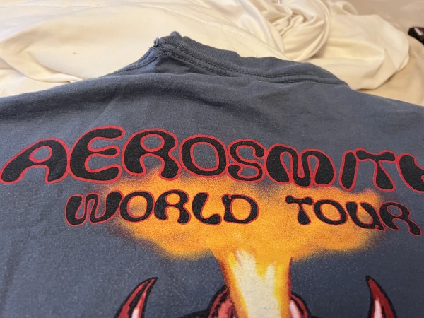 Is this an authentic Aerosmith 9 lives shirt