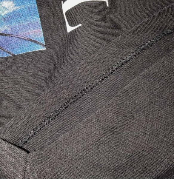 Is this a legit GHOST IN THE SHELL ?(GITS shirt)