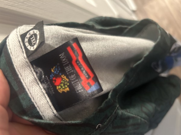 black fruit of the loom tag