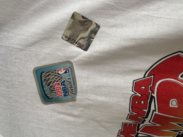 Chicago Bulls World Chaps Shirt 1993 Is it Authentic?