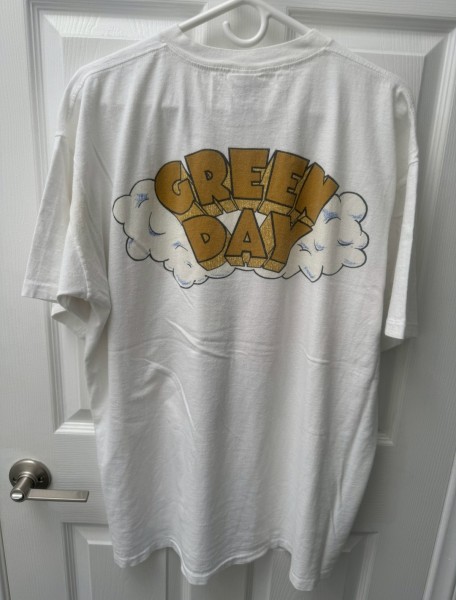 Def Leppard and Green Day Legit Check