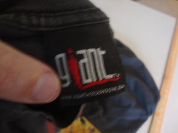 Pls Help me legit check this Metallica Giant Tee