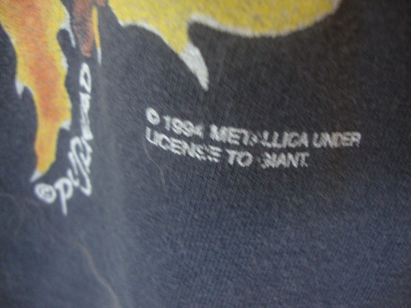 Pls Help me legit check this Metallica Giant Tee