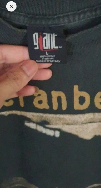 Legit chek cranberries world tour 2005 shirt, please