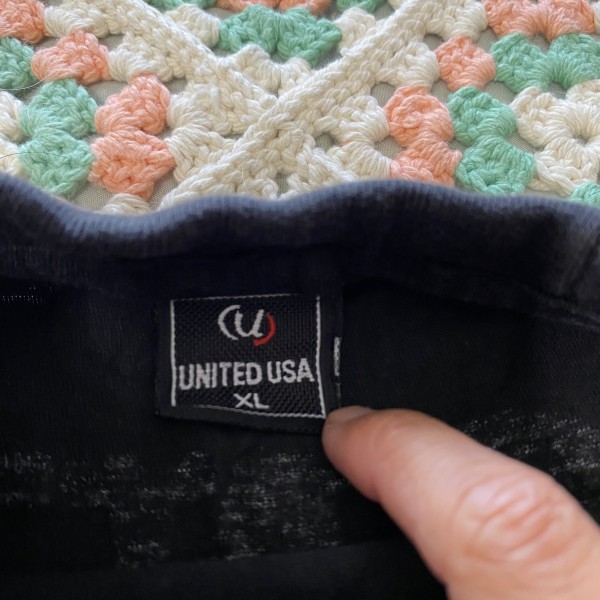United USA t-shirt tag
