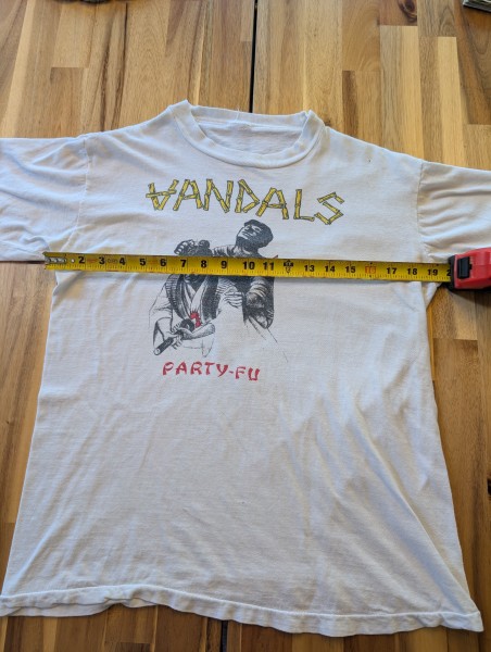 Super rad VANDALS tee!