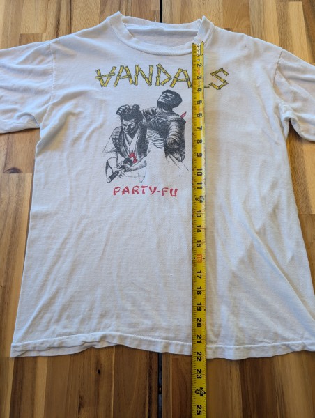 Super rad VANDALS tee!