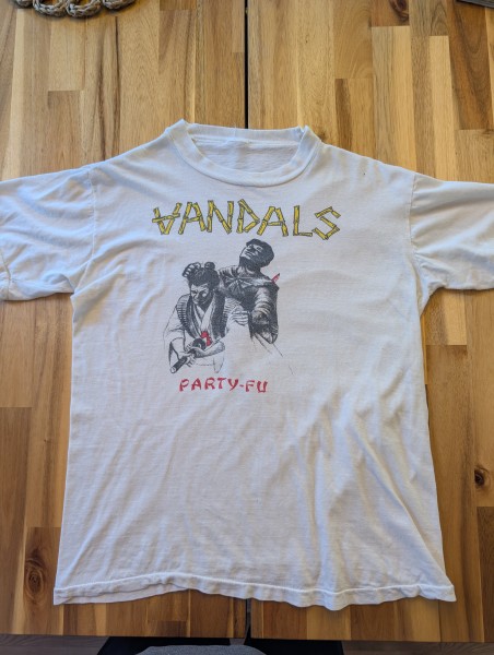 Super rad VANDALS tee!