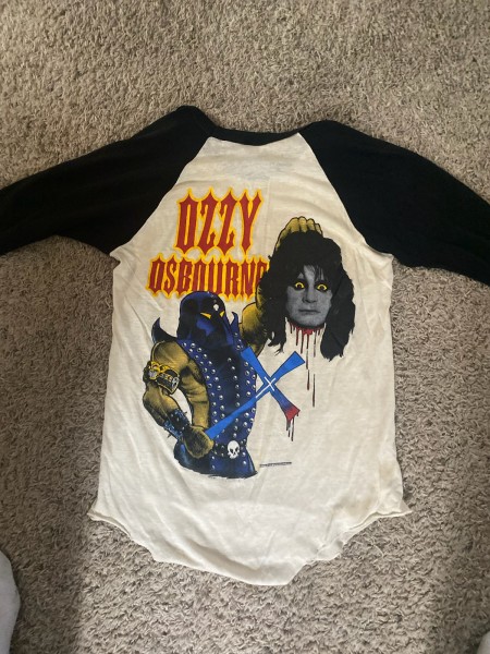 Rare Ozzy blizzard of Oz on front and speak of the devil executioner on back raglan. Tour sportswear tag