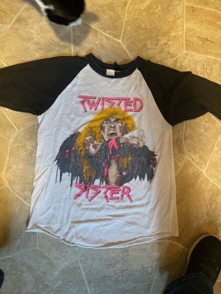 Twisted sister stay hungry small