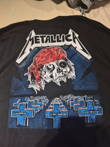 FOTL 90s metallica tee