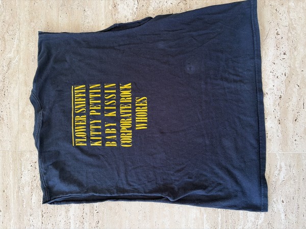 Help please with this Nirvana T Gildan Tag