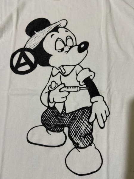 malcolm mclaren x vivienne westwood mickey injecting