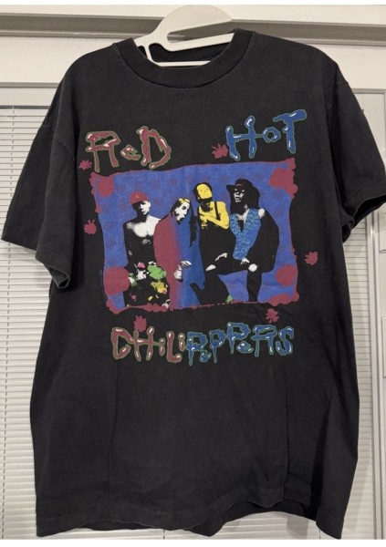 RHCP Giant Tag LC help