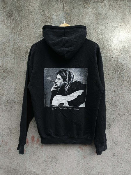 NIRVANA KURT COBAIN MEMORIAL