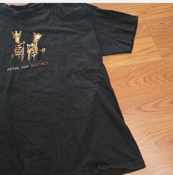 Legit check for Vintage Pearl Jam Riot Act North America 2003 Tour Shirt in Large