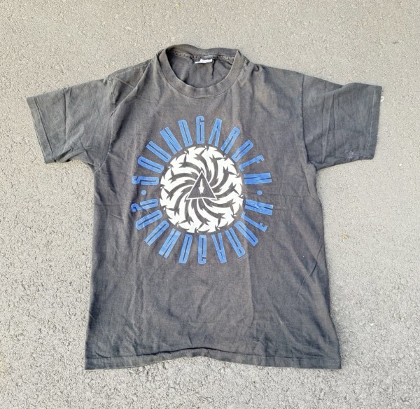 Legit check sound garden bad motor finger