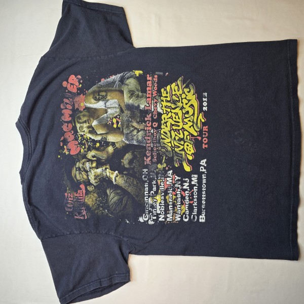 WIZ + MAC “UNDER THE INFLUENCE OF MUSIC” TOUR TEE (2012)  photo back hit
