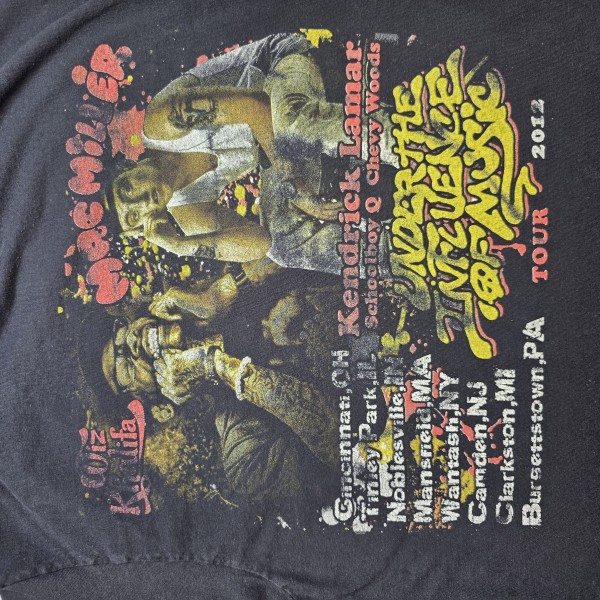 WIZ + MAC “UNDER THE INFLUENCE OF MUSIC” TOUR TEE (2012)  photo back hit