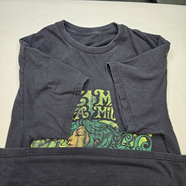WIZ + MAC “UNDER THE INFLUENCE OF MUSIC” TOUR TEE (2012)  photo back hit