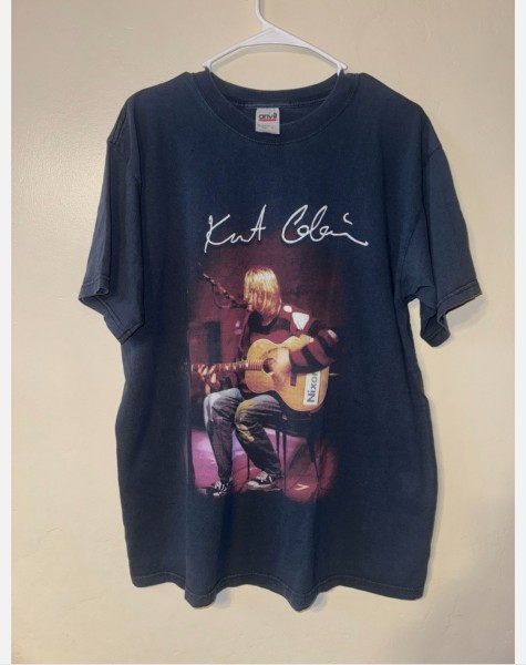 Is this a legit Kurt Cobain MTV Unplugged Shirt from the early 2000s?
