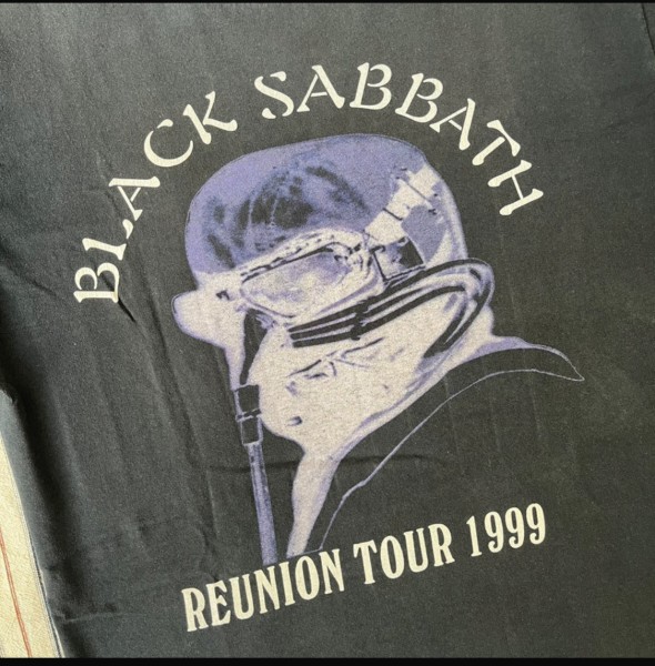 Is this Vintage 1999 Black Sabbath Reunion Tour shirt legit ?