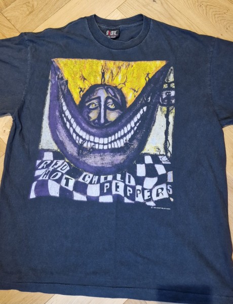 Can you guys check if this 1994 RHCP Tour Smile tee is legit please?