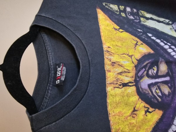 Can you guys check if this 1994 RHCP Tour Smile tee is legit please?