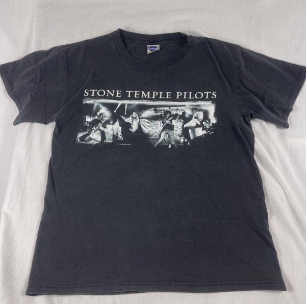 Legit Vintage 2001 Stone Temple Pilots American Tour Shirt?