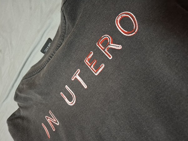 Nirvana In Utero 1993 Longsleeve tee, legit or not?