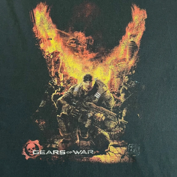 Gears of war xbox 360 t shirt ?