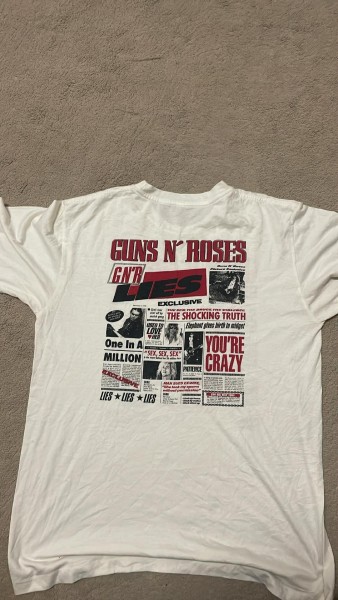 Vintage guns and roses newspaper t shirt
