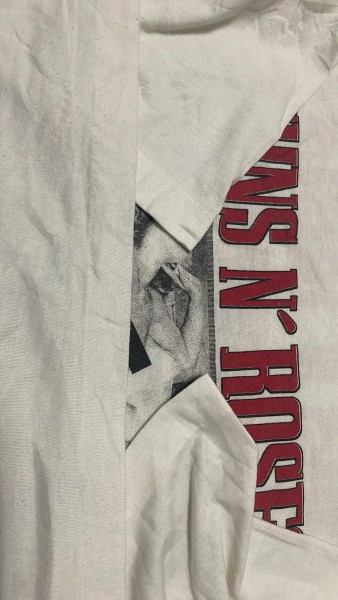Vintage guns and roses newspaper t shirt