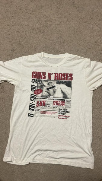 Vintage guns and roses newspaper t shirt