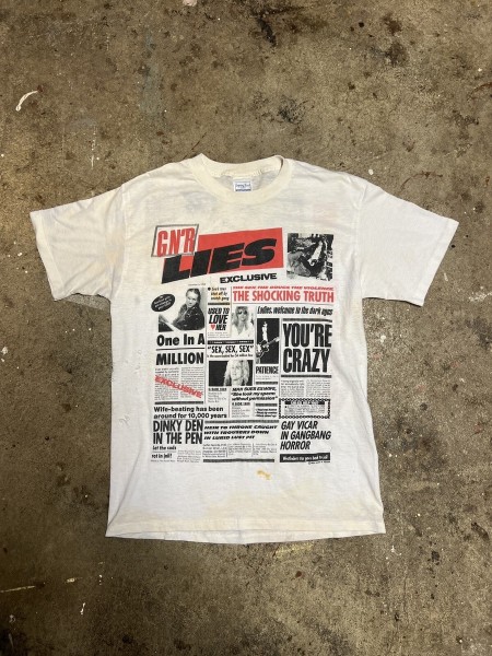 Vintage guns and roses newspaper t shirt