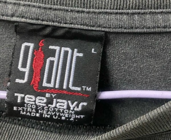 Real or Fake Giant Tag  ?