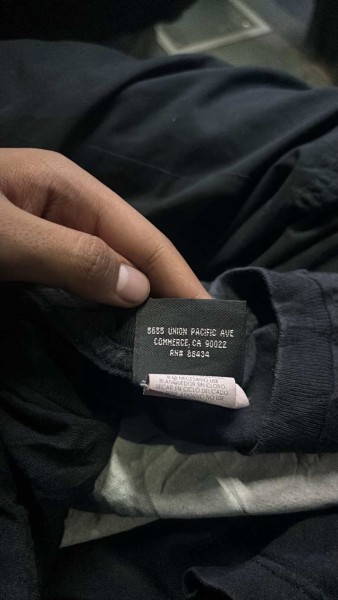 help me authenticate this Marilyn tee ?