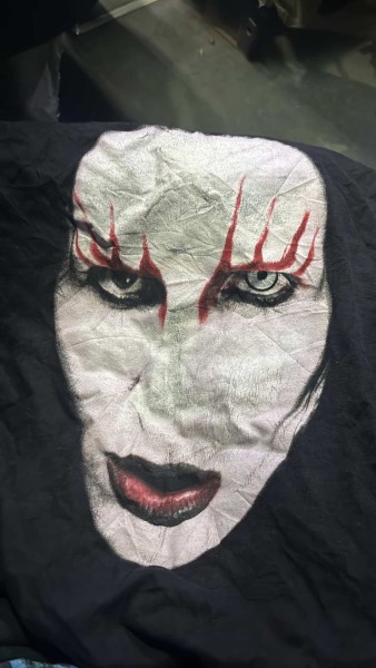 help me authenticate this Marilyn tee ?