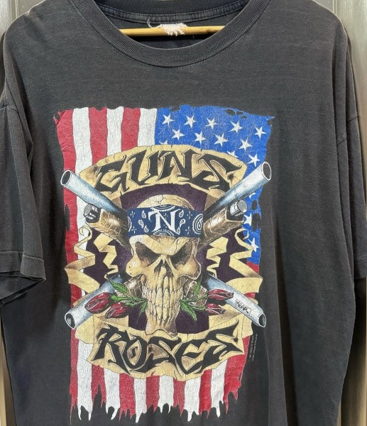 1991 guns n roses , legit check pls