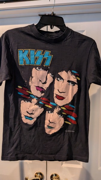Vintage Kiss 1985 Tour Hanes tag
