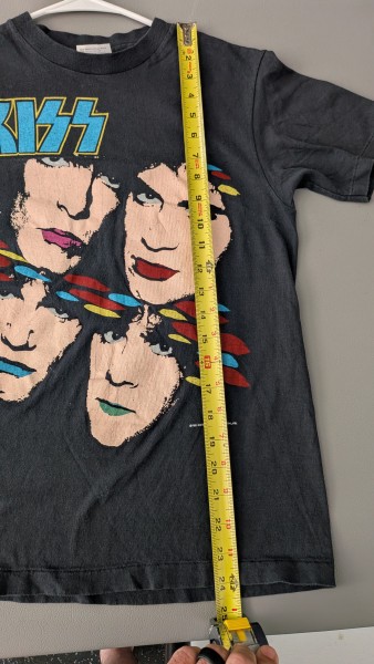 Vintage Kiss 1985 Tour Hanes tag