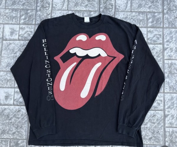 05/06 Rolling Stones long sleeves, legit check pls