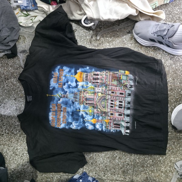 T-shirt with a supposedly European tag, Saint Basil's Cathedral
