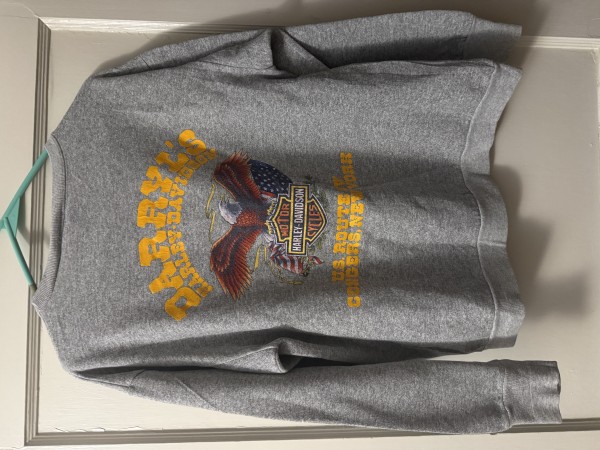 Price Check: 90s Deadstock 3D emblem crewneck